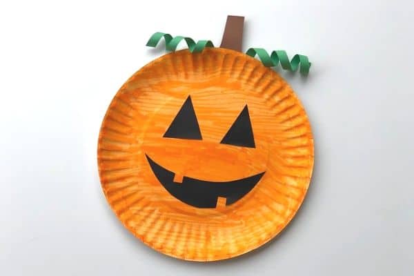 Paper plate pumpkin craft for Halloween