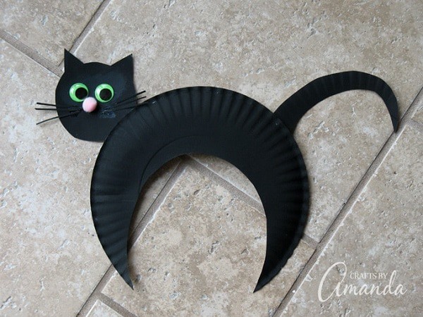 Paper plate Halloween black cat for kids