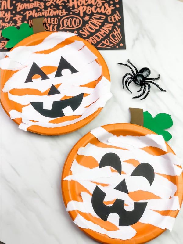 Paper plate pumpkin mummy craft for toddlers