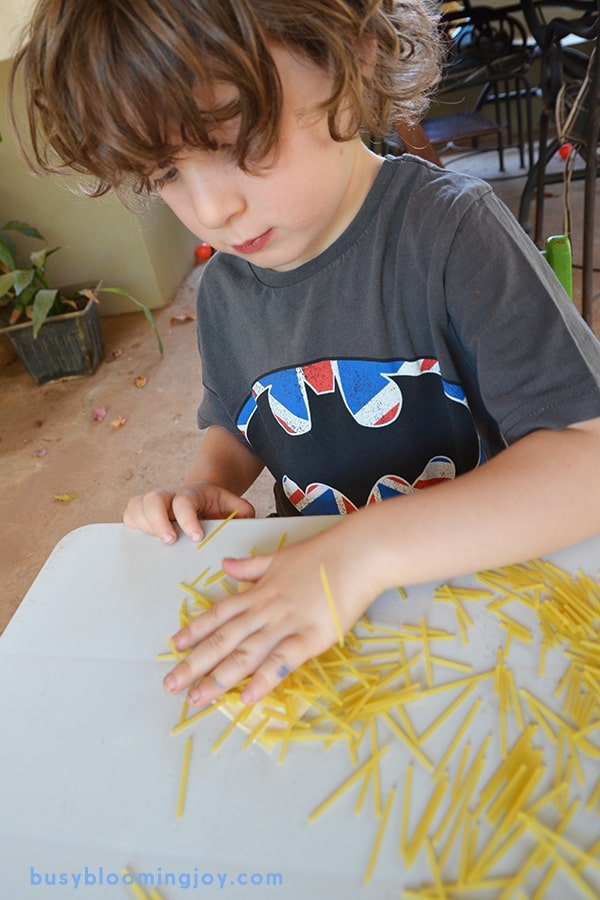 another way to get spaghetti onto christmas tree cutout