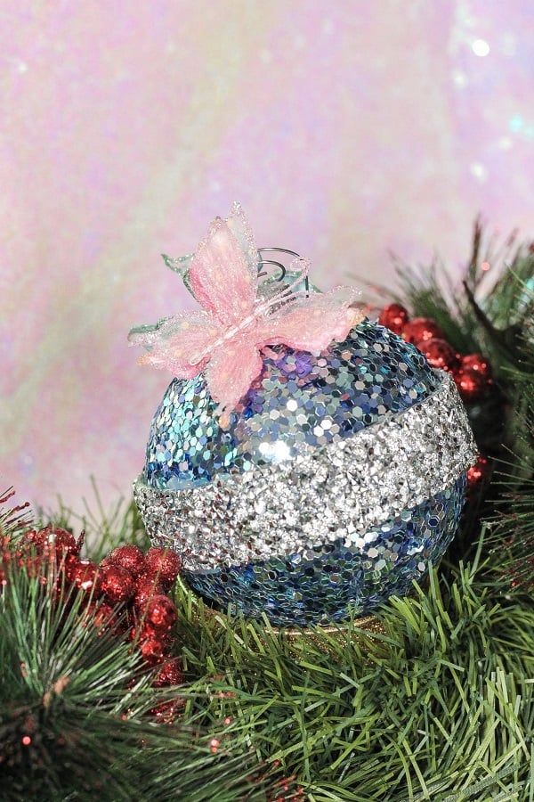 sparkly DIY Christmas tree ornament