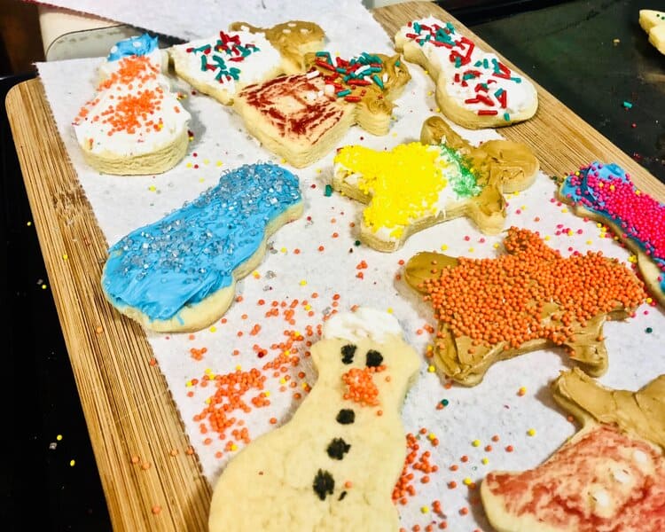 Christmas baking and cookie decorating activity for toddlers & preschoolers