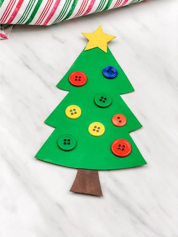 Button Christmas tree craft for preschoolers