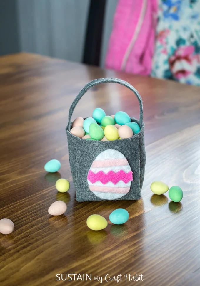 Felt Easter basket craft to make with your 3 year old