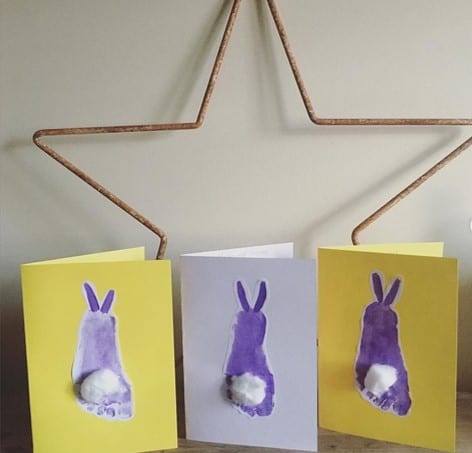 Footprint Easter bunny bottom card for toddlers from @rooboo_and_bear