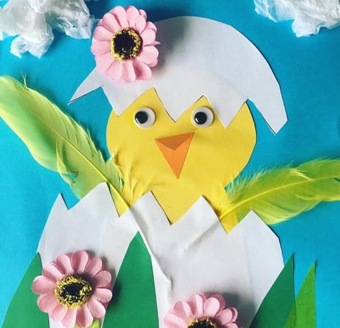 Hatching chick Easter craft from @playing.with.rainbows