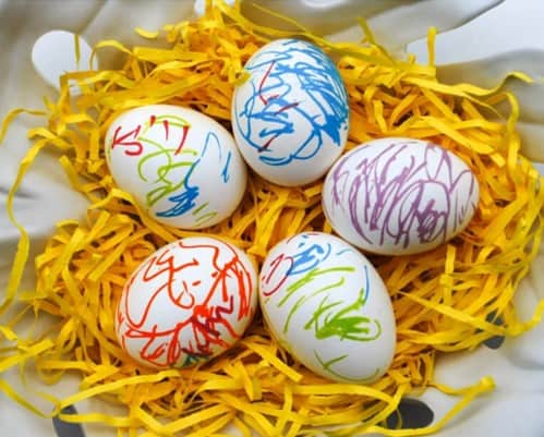 Paint scribbled Easter egg craft for 3 year olds from Merriment Design