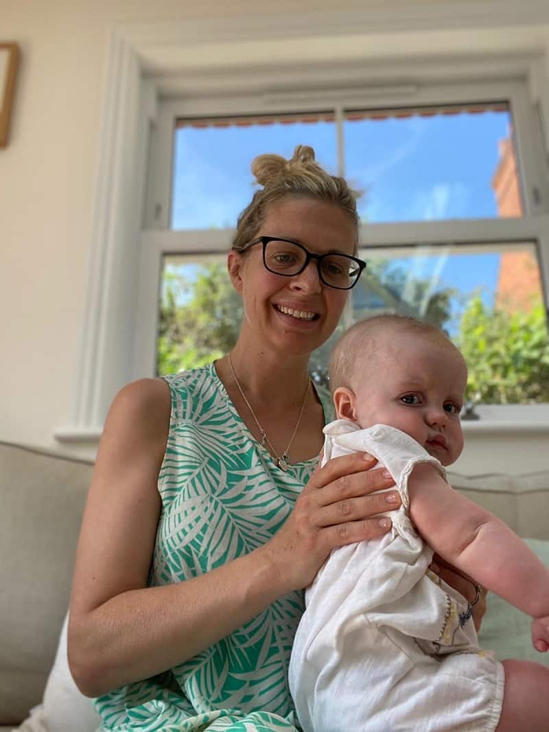 How To Hold A Newborn 9 Easy Ways Including How To Hold A Baby Upright