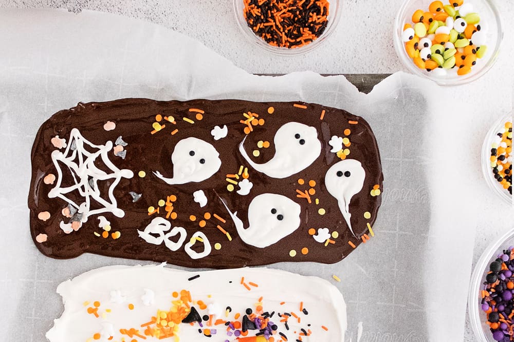 halloween brownies with ghosts and cobwebs 