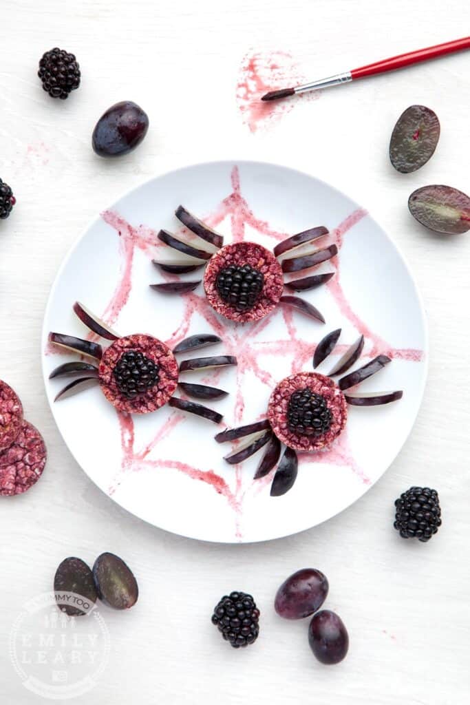 toddler halloween party food idea - rice cake spiders