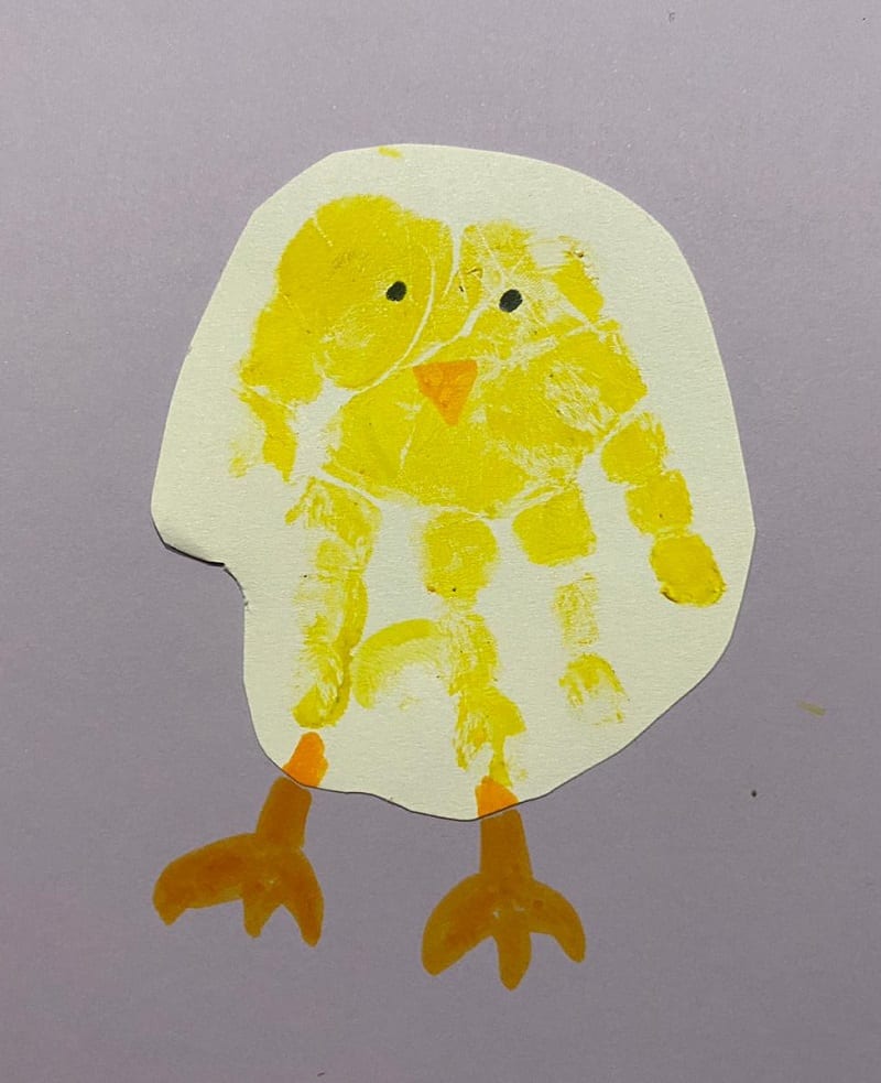 Easy chick handprint craft for little kids of all ages