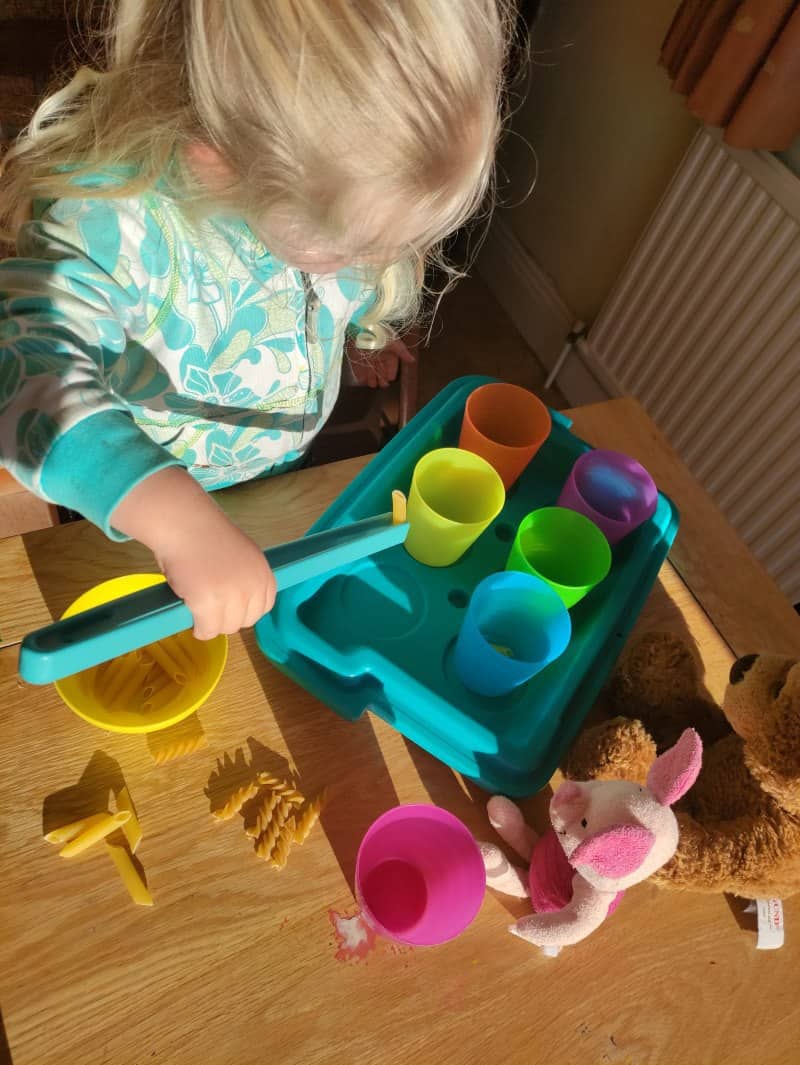 Messy play idea - sorting pasta