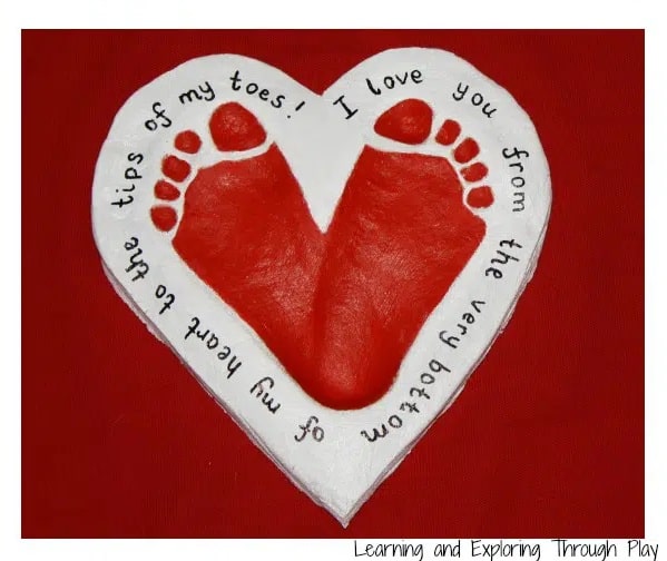 Valentines-Day-Crafts-Footprint-Hearts.jpg