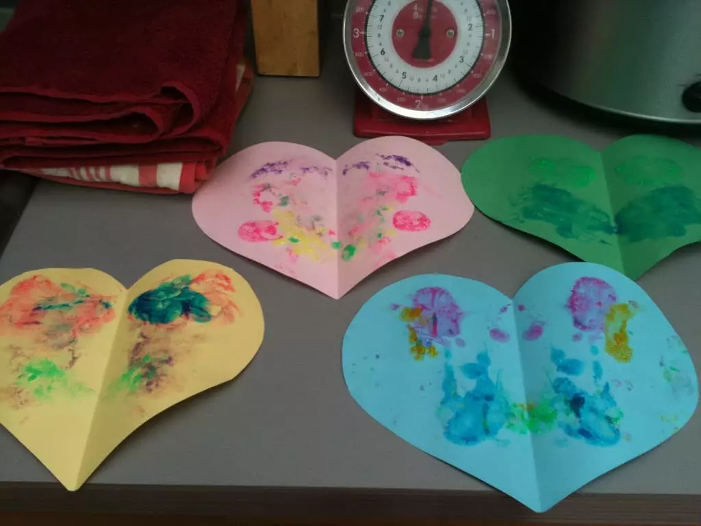 Glitter Hanging Hearts to make with toddlers for Mothers Day