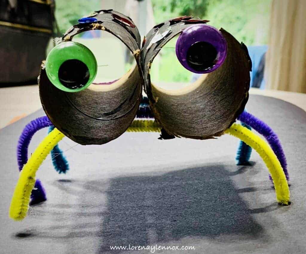 spider binoculars as toilet paper roll crafts for toddlers to make