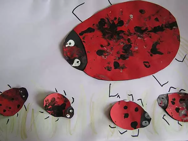 ladybird finger painting art projects for 1 year olds