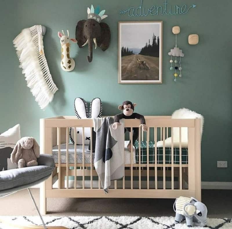 green wall nursery ideas with safari theme