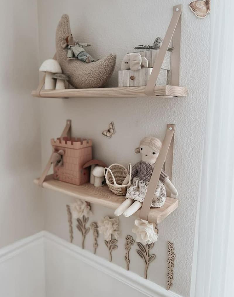 Baby room 2024 floating shelves