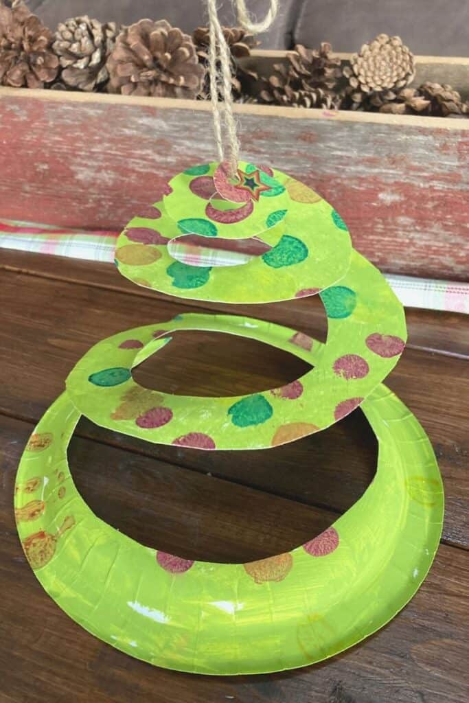 fun and easy paper plate Christmas craft