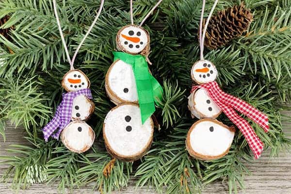 wood slice snowmen Christmas ornament craft for kids