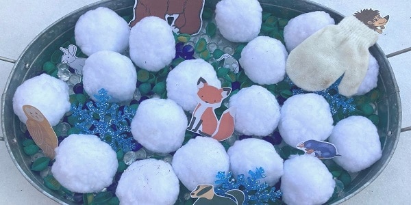 pasta shells and cotton balls for a fun winter themed sensory activity