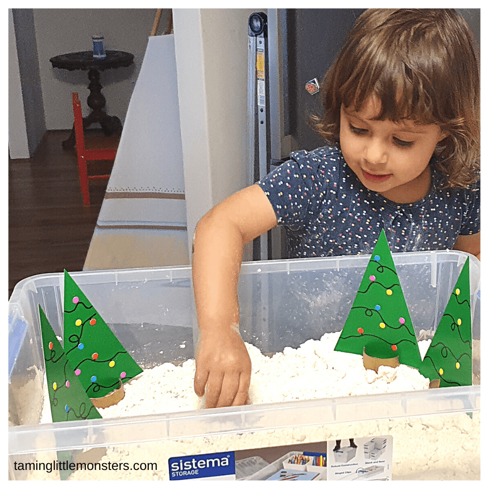 easy to make fake snow sensory bin using Flour & oil