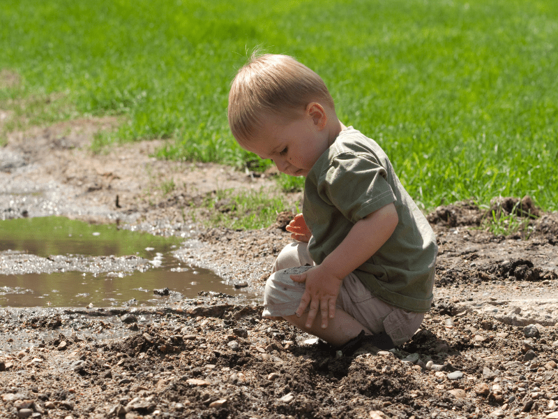 playing with real mud also benefits the babies and boost their immune system.