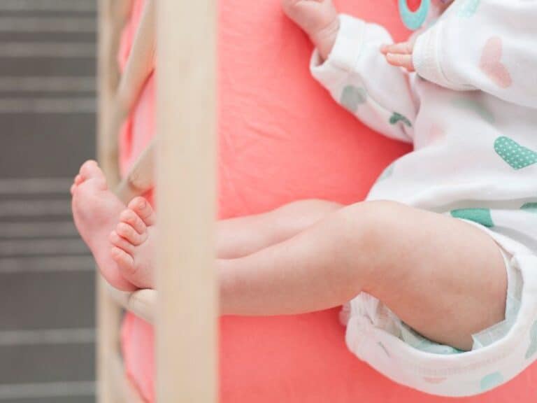 How to keep baby warm at night without a swaddle