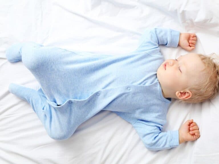 How to keep baby warm at night without a swaddle