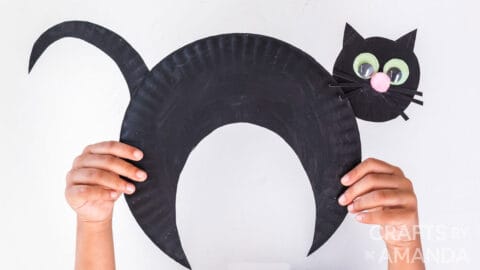 31 Cute Cat Crafts for Toddlers (Black Cats, Pete The Cat & More)