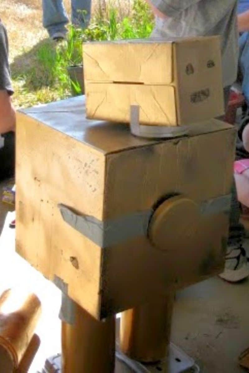 robot craft activity for a 4 year old birthday party 