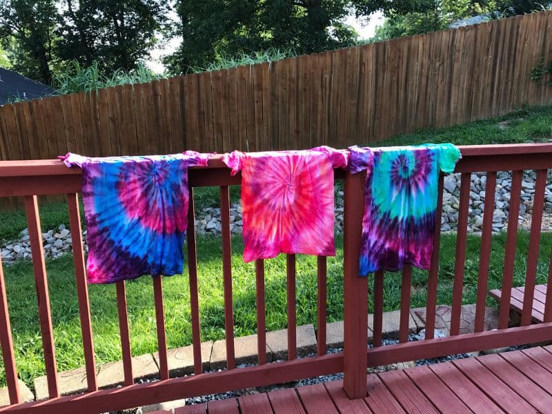 T-shirt Tie-Dye ideas for children's birthday party activities