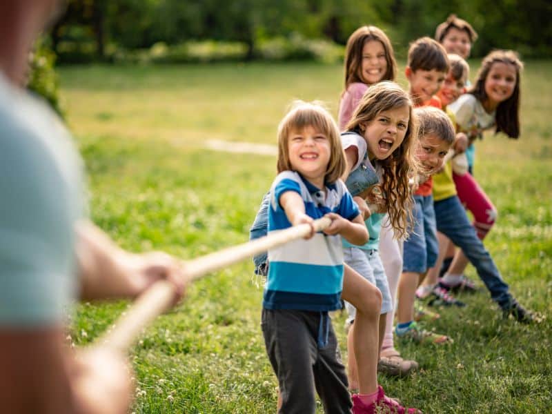 Tug-of-War kids party games outdoor