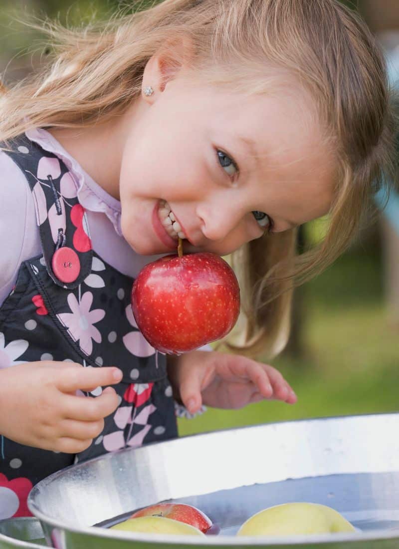 apple bobbing activity for a birthday party