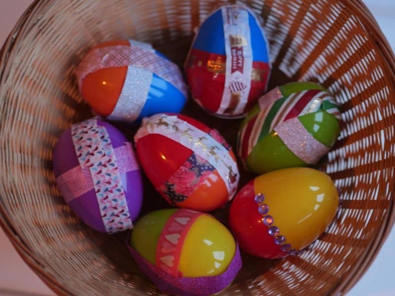 DIY egg share for music and movement activity for preschoolers