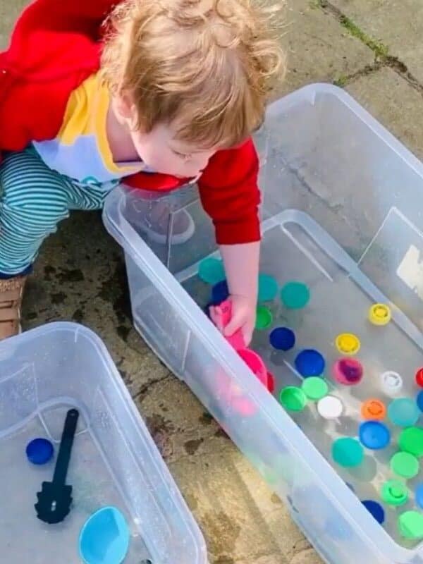 Bottle Cap Scooping outdoor water play ideas