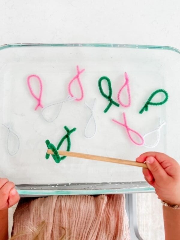 Pipe Cleaner Fishing Sensory Bin