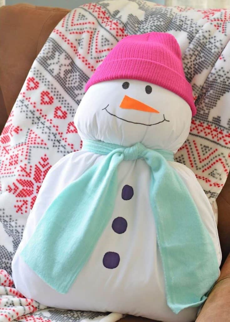 No-Sew Snowman Pillow Buddy